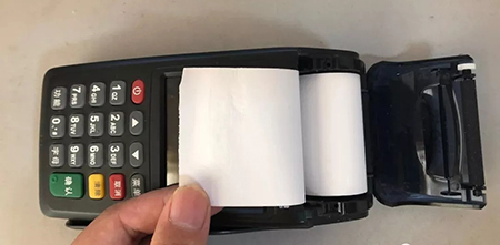怎么安裝pos機打印紙 (2).jpg 怎么安裝pos機打印紙 (2).jpg